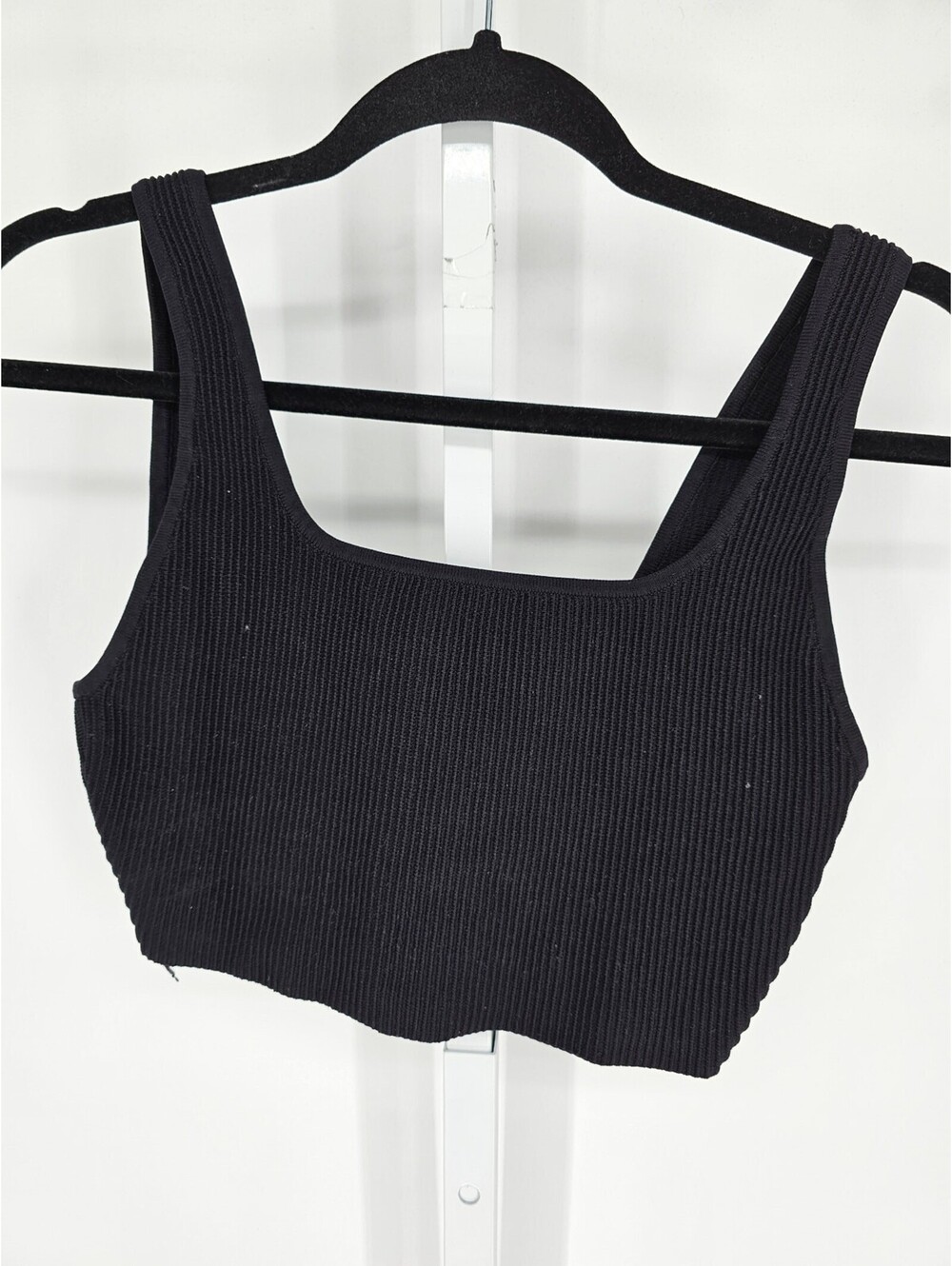 Babaton Womens Sz M Crop Top Tank Top Black Ribbed Thick Knit